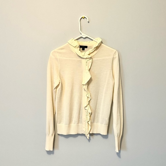 🏷️ j.crew cream color ruffle button snap cardigan - Picture 15 of 16